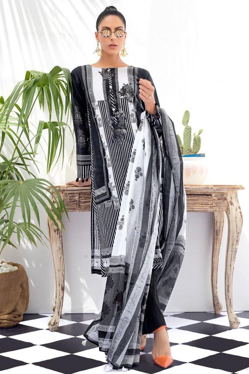 Tones of Black and White to Help You, Mellow, Down Your Wardrobe this Muharram - String & Thread