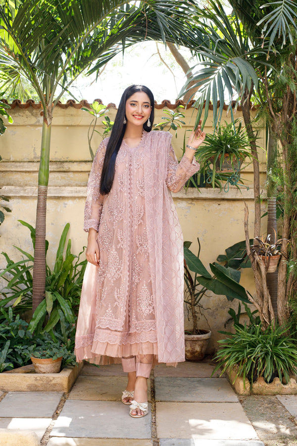 Pakistani Party Dresses Online At Best Price in USA String & Thread Pakistani Party Dresses Online At Best Price in USA String & Thread