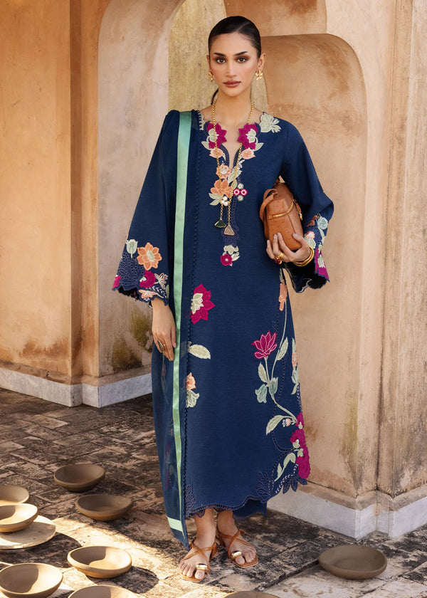 Crimson - Musawir Three Piece Karandi