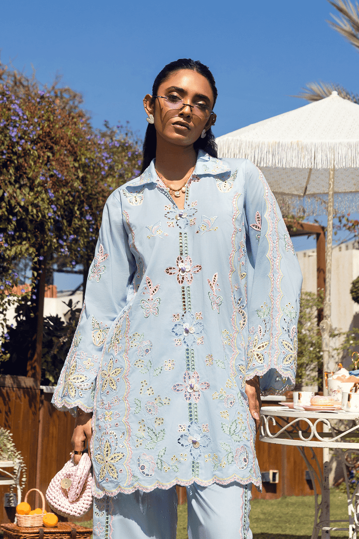 Mineola Atelier - EMB 04