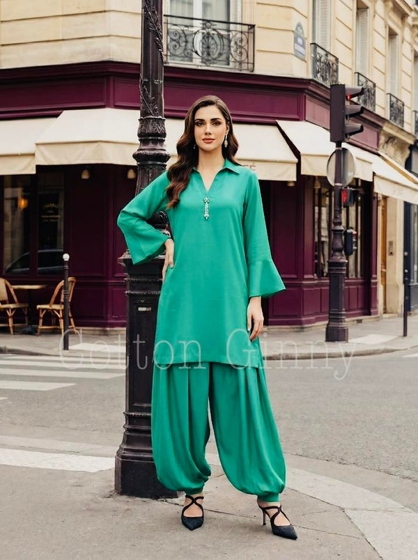 stylish simple casual pakistani dresses Latest dress design idea | simple black dress idea | trendy outfit | co-ord set | casual wearing dress | black outfit | long kameez dress | winter dress