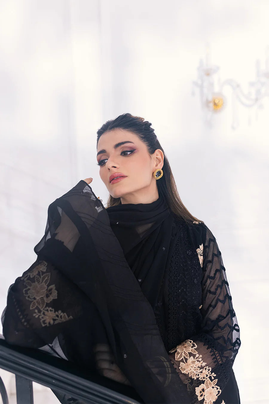 Azure - Cendre Muse – String & Thread