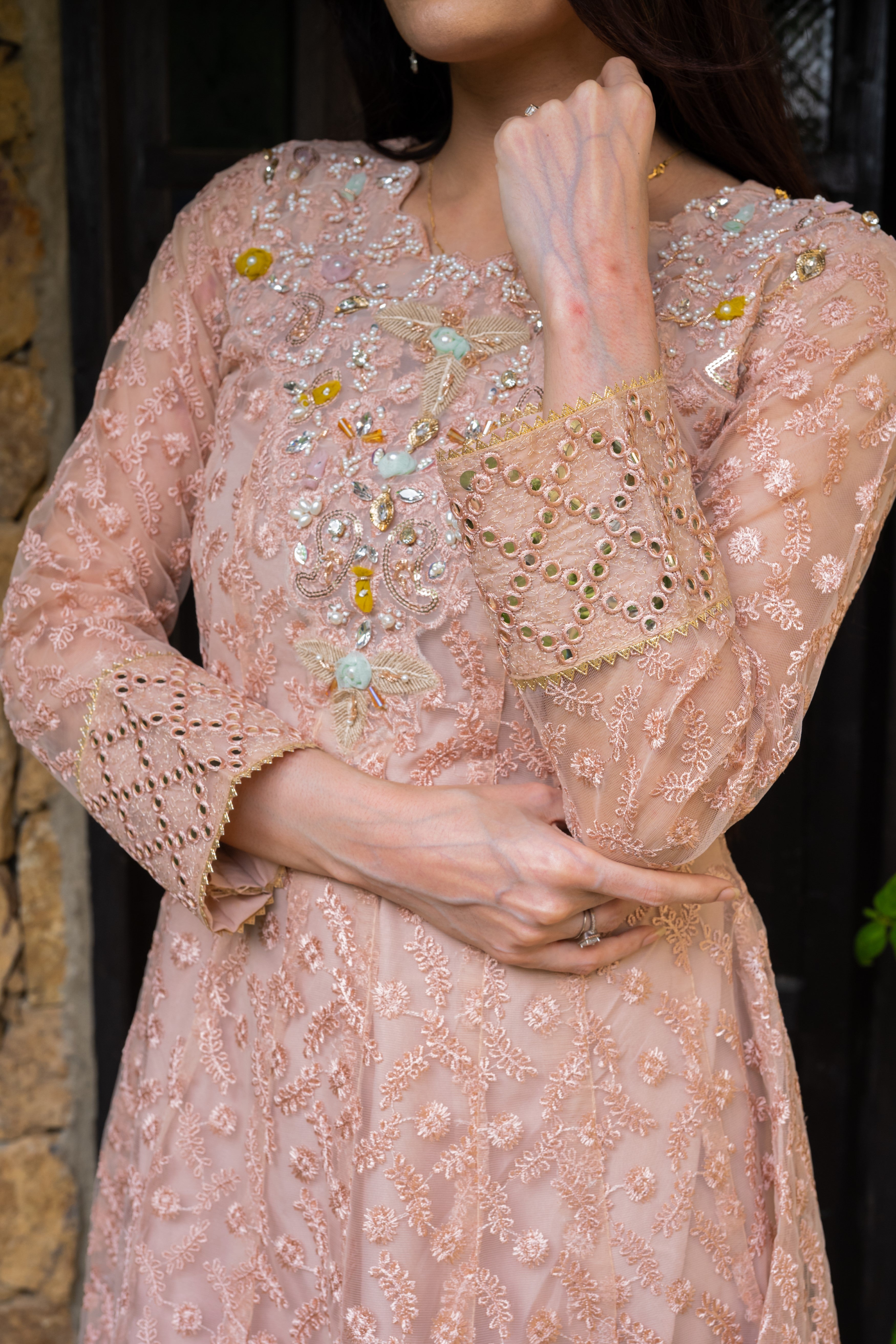 Mona - k-137-10082404 – String & Thread