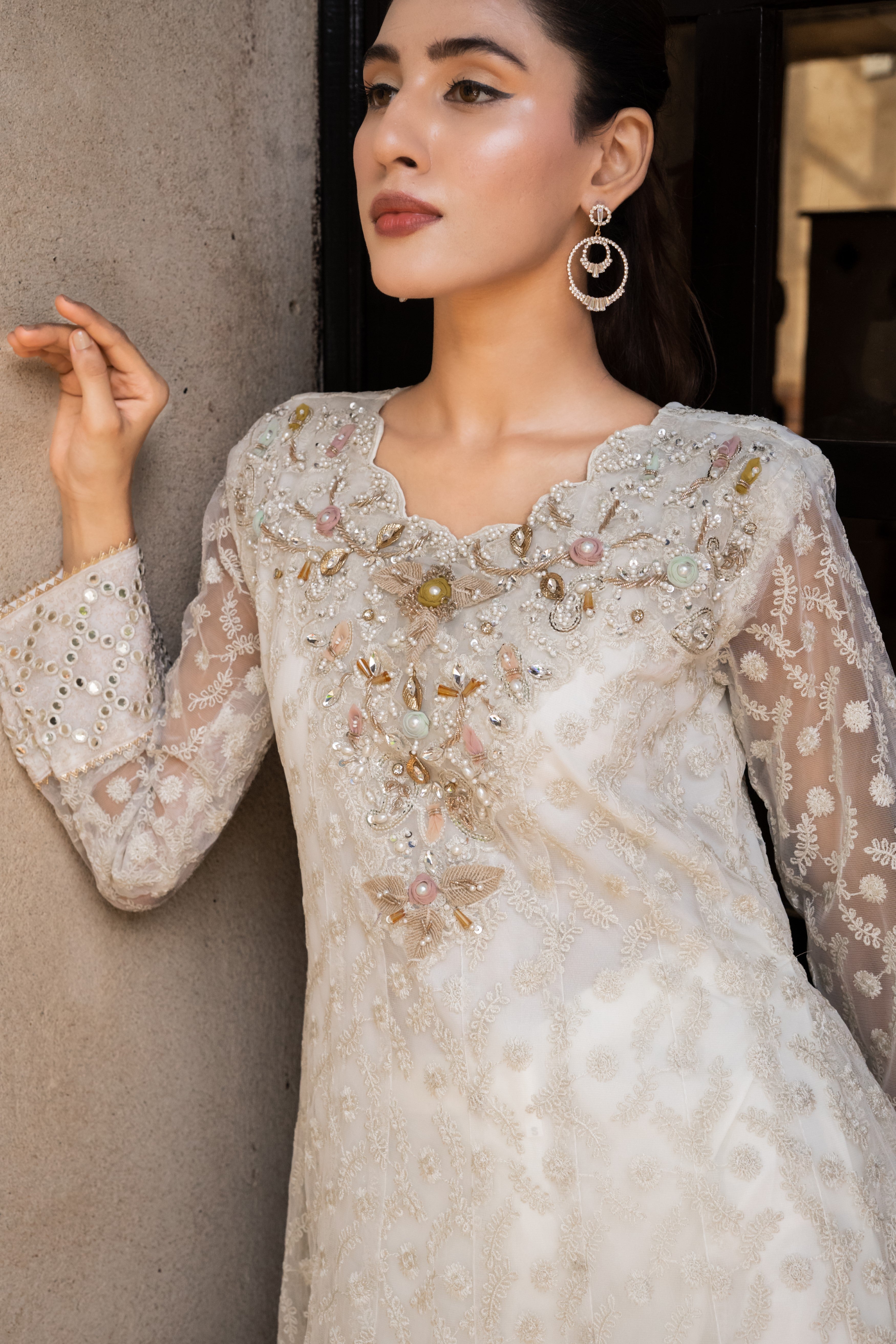 Mona - k-137-10082406 – String & Thread