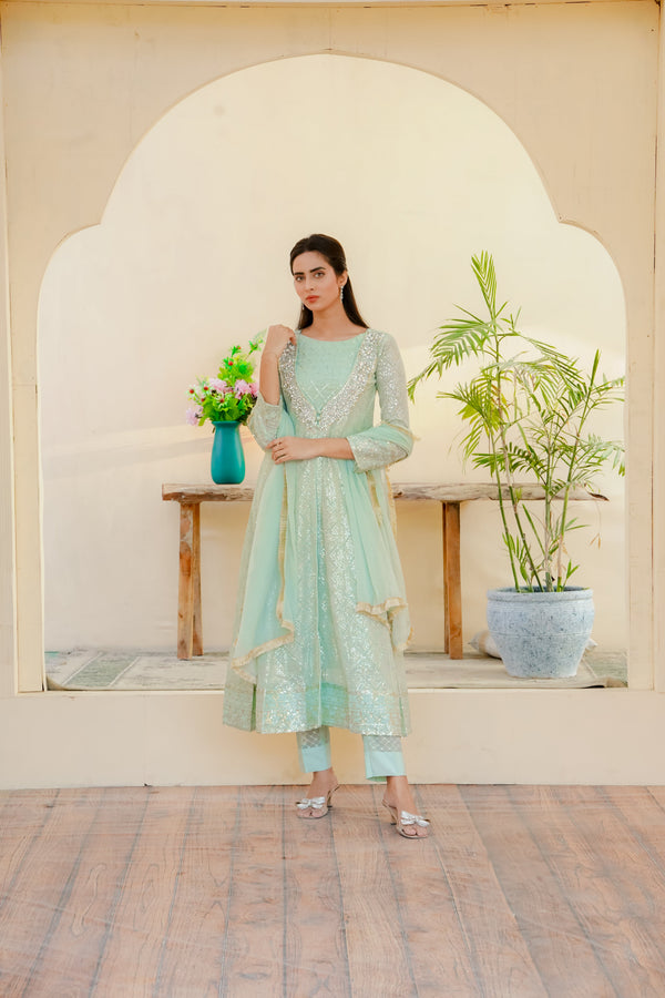 Green Pakistani Dresses & Suits At Best Price in USA String & Thread Green Pakistani Dresses & Suits At Best Price in USA String & Thread