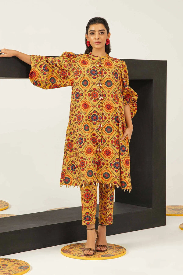 Yellow Pakistani Desinger Dresses Online in USA String & Thread Yellow Pakistani Desinger Dresses Online in USA String & Thread
