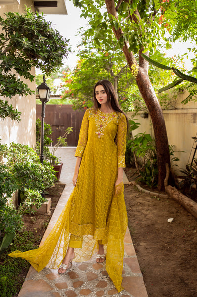 Mona - k-137-10082403 – String & Thread