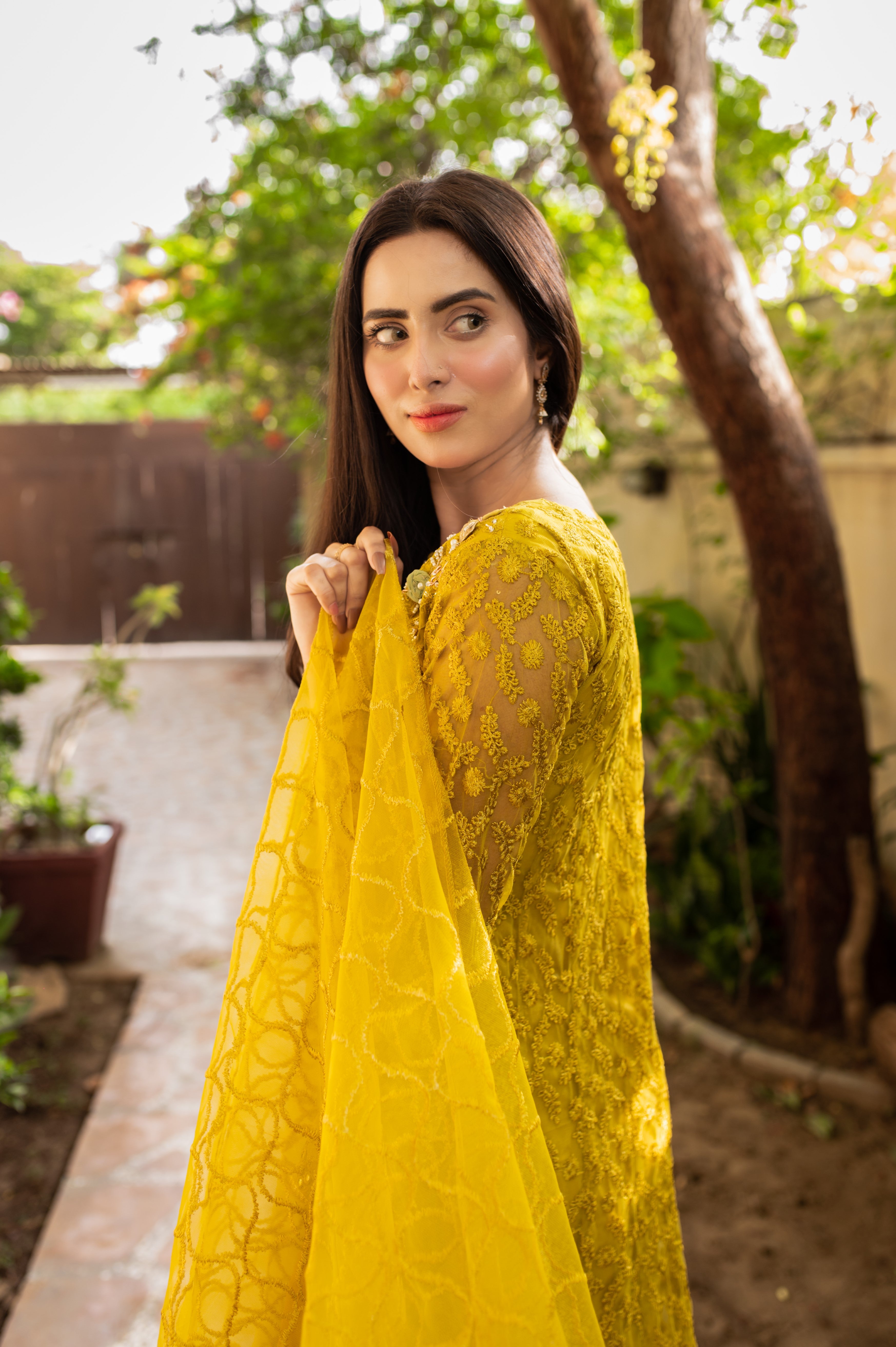 Mona - k-137-10082403 – String & Thread