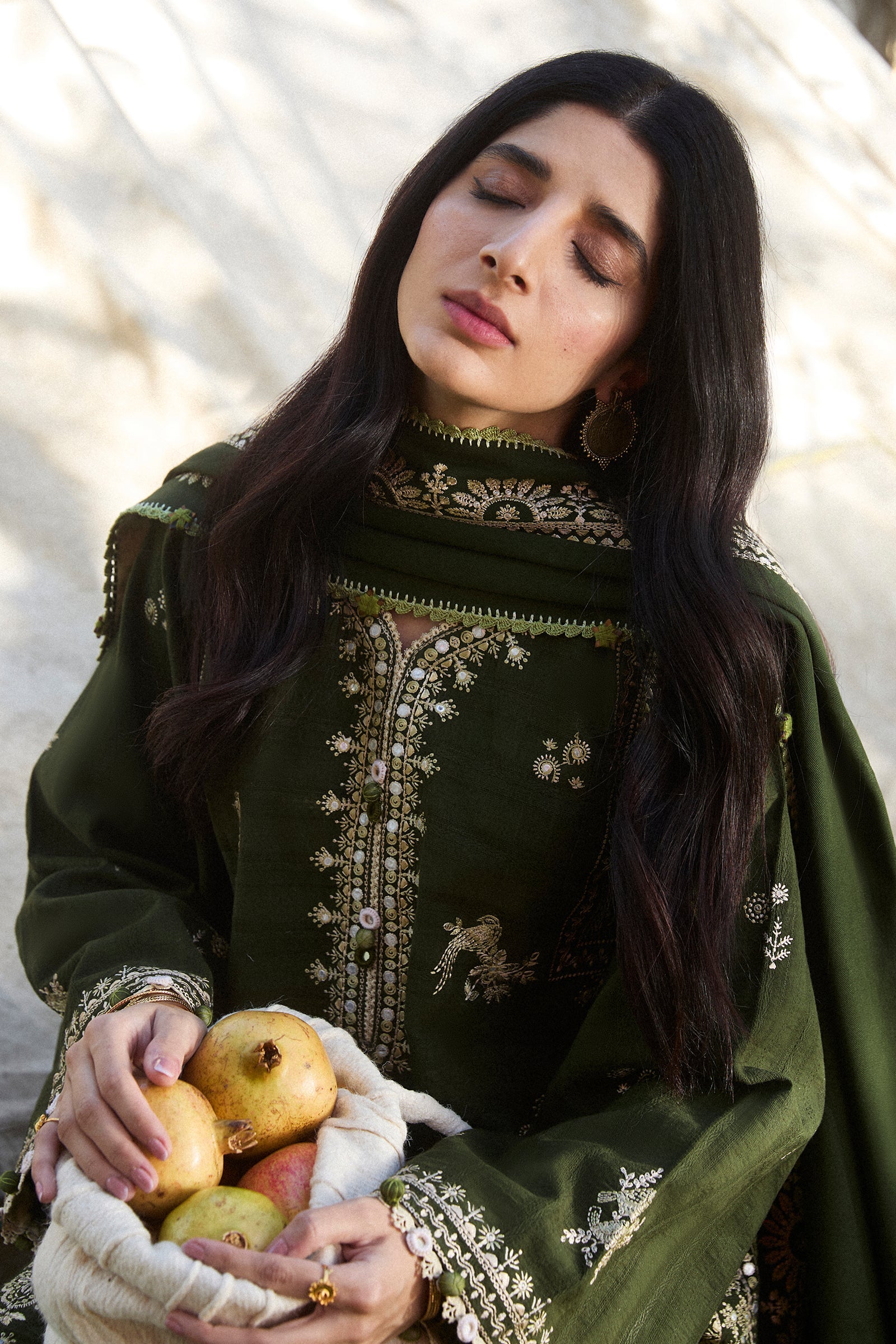 Zaha - ZW24-01 Sabaaz – String & Thread