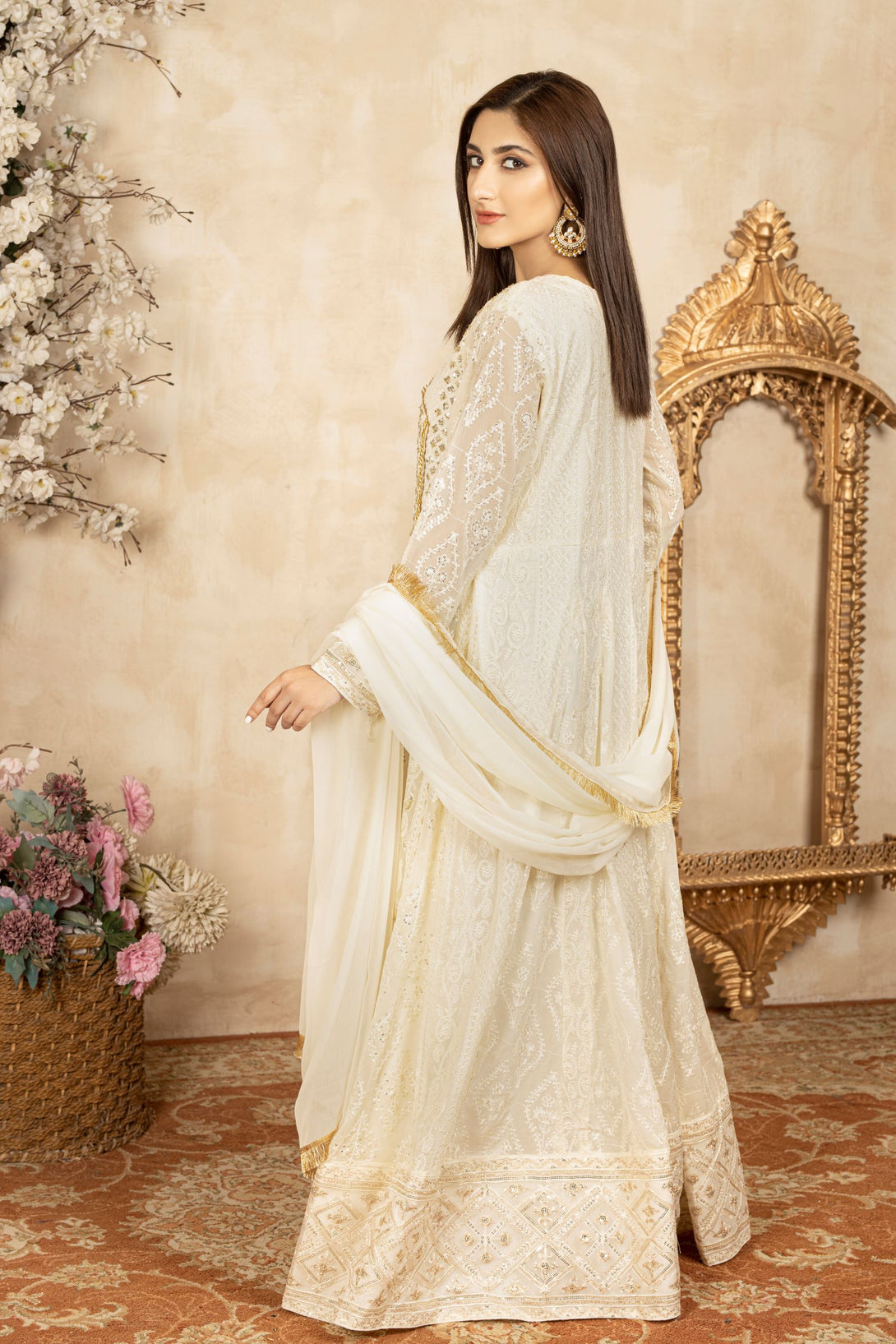 Mona - Perfect Zing – String & Thread