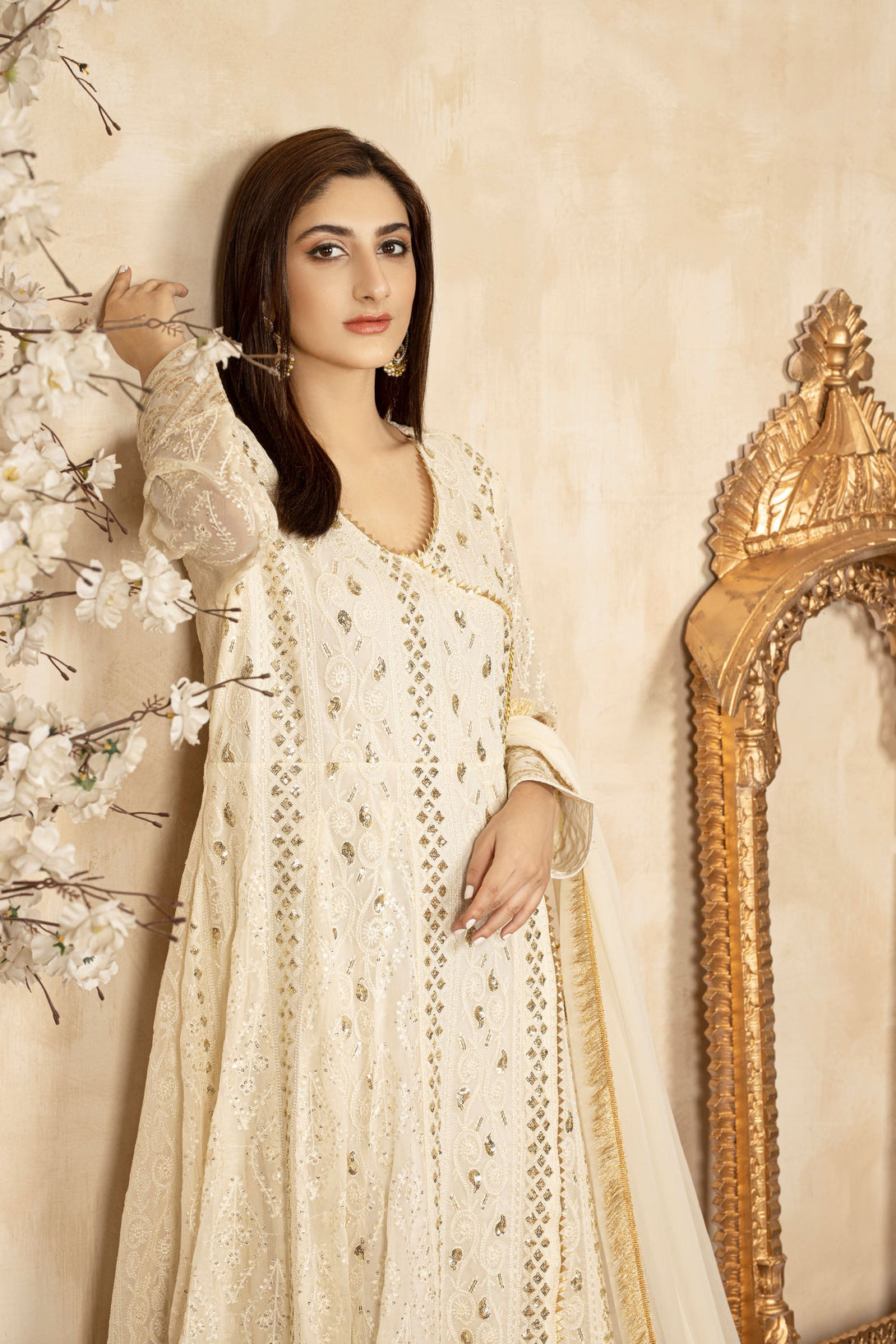 Mona - Perfect Zing – String & Thread